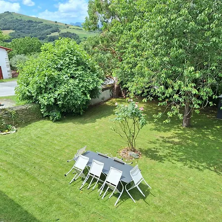Holiday home Maison Lesgarenia Irissarry